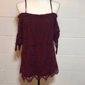 No Boundaries Lace Top 11/13 Lg